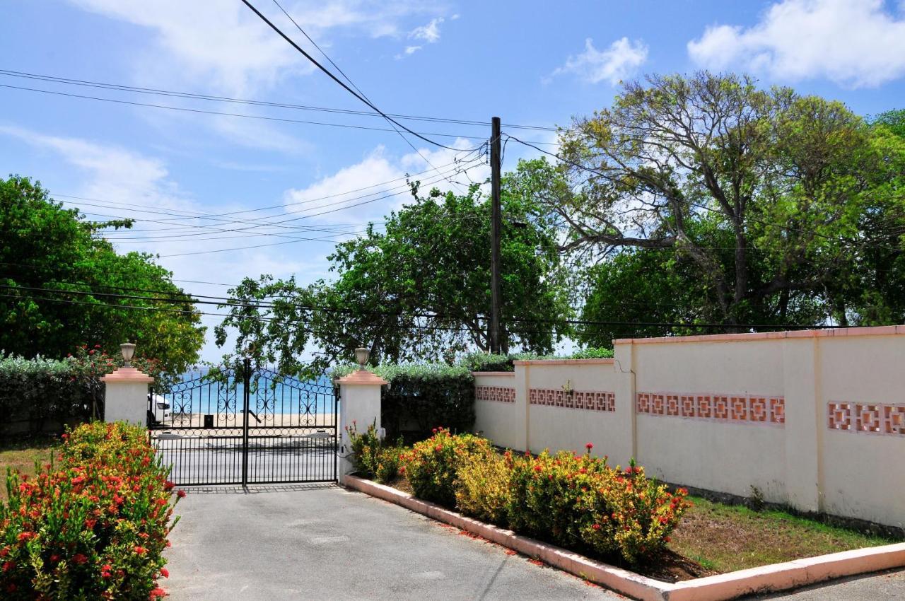 Welcome To The Unpretentious And Breezy Graceville, Steps Away From The Beach Saint James Luaran gambar