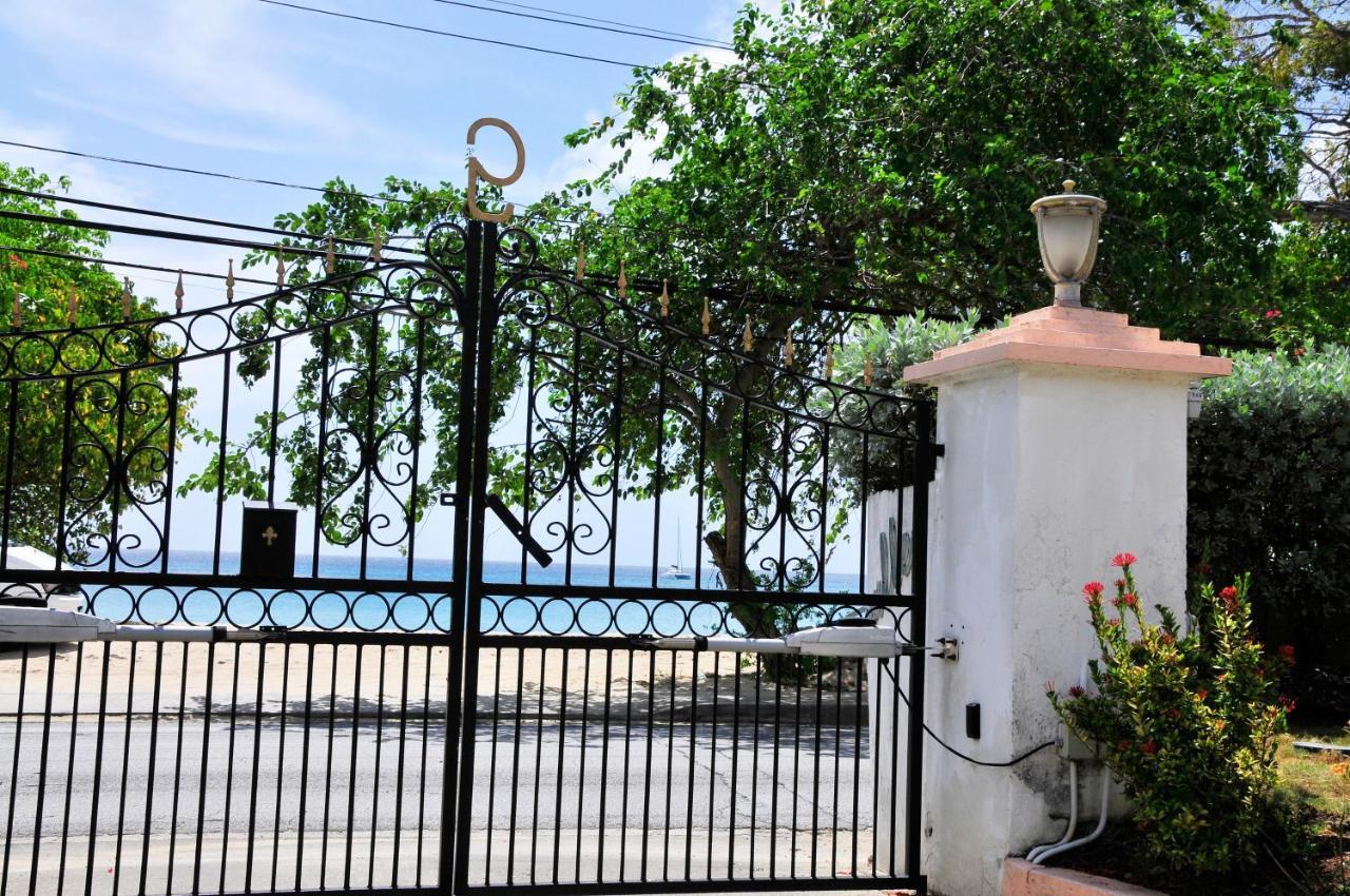 Welcome To The Unpretentious And Breezy Graceville, Steps Away From The Beach Saint James Luaran gambar