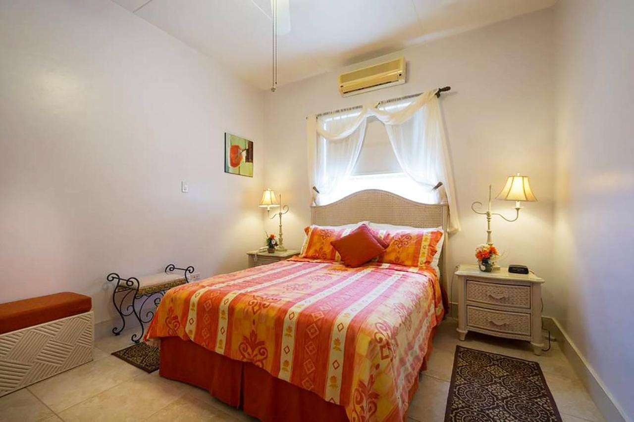 Welcome To The Unpretentious And Breezy Graceville, Steps Away From The Beach Saint James Luaran gambar