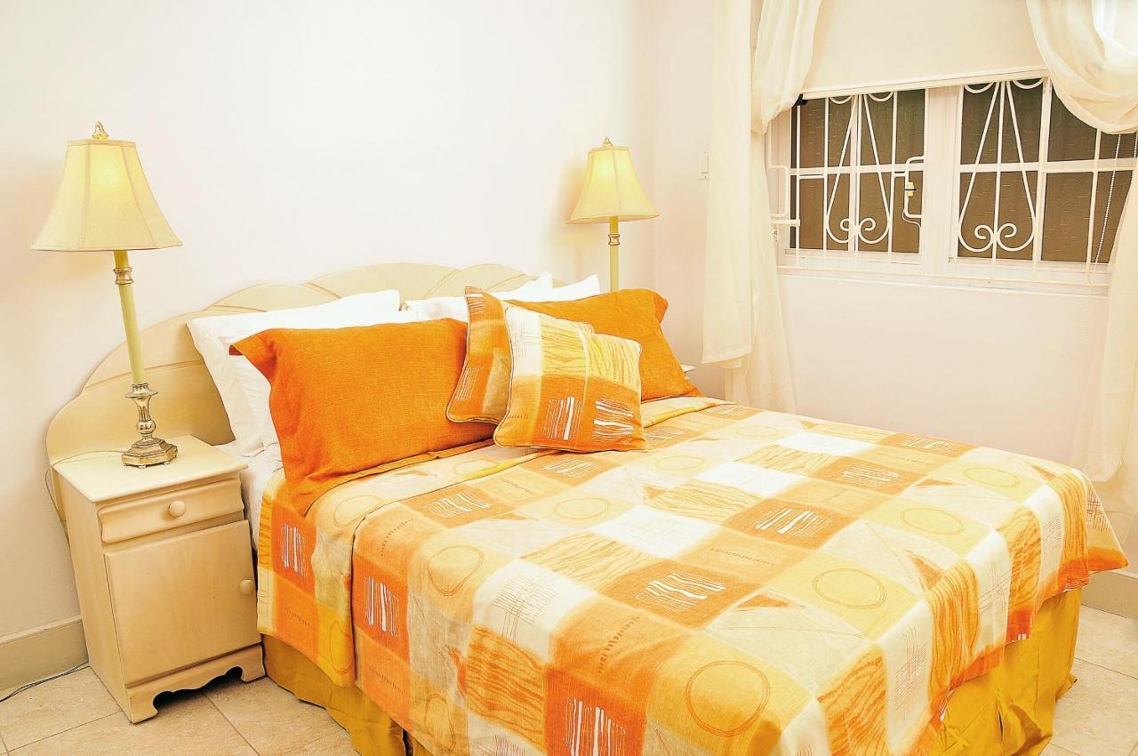 Welcome To The Unpretentious And Breezy Graceville, Steps Away From The Beach Saint James Luaran gambar