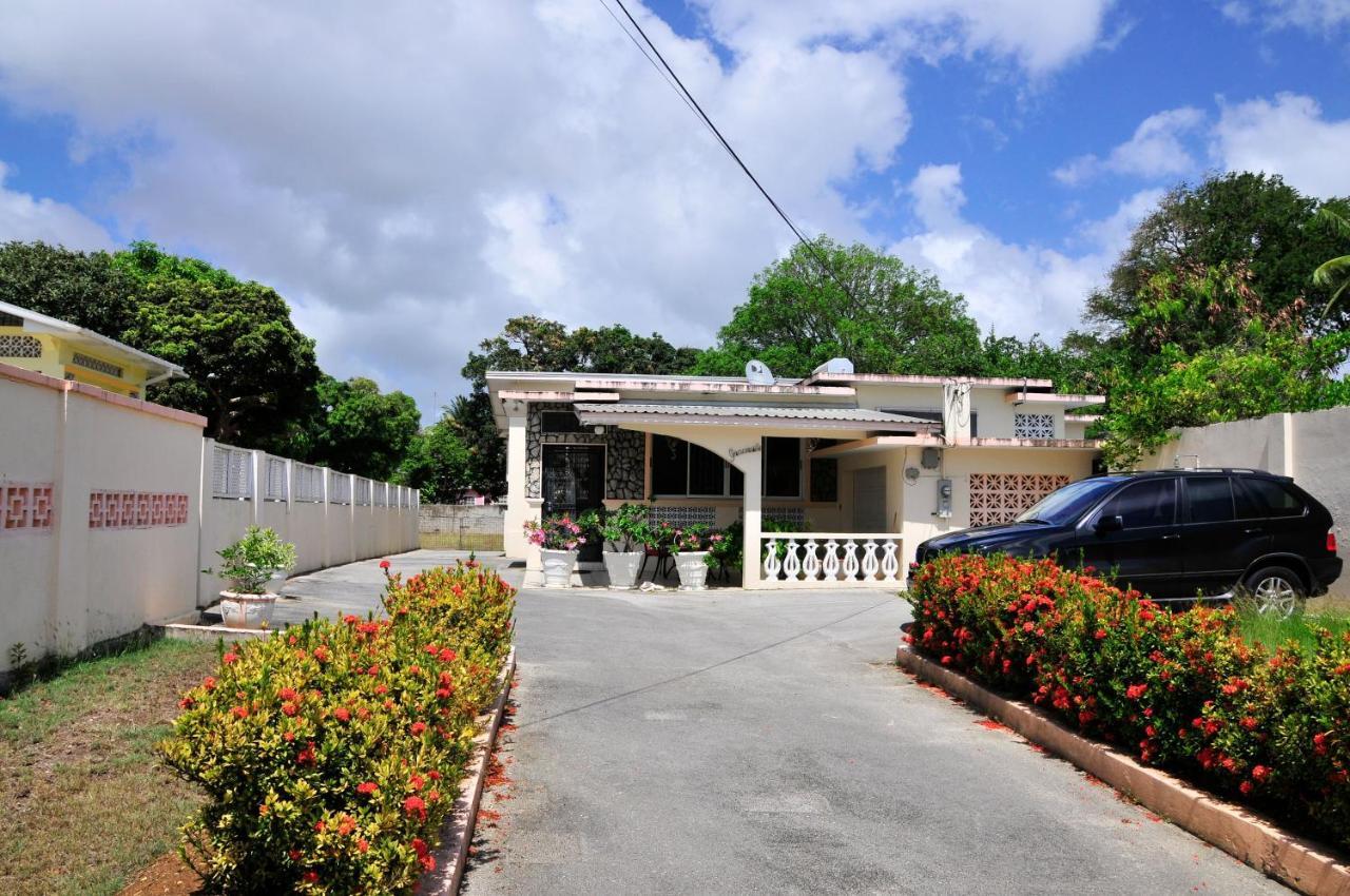 Welcome To The Unpretentious And Breezy Graceville, Steps Away From The Beach Saint James Luaran gambar